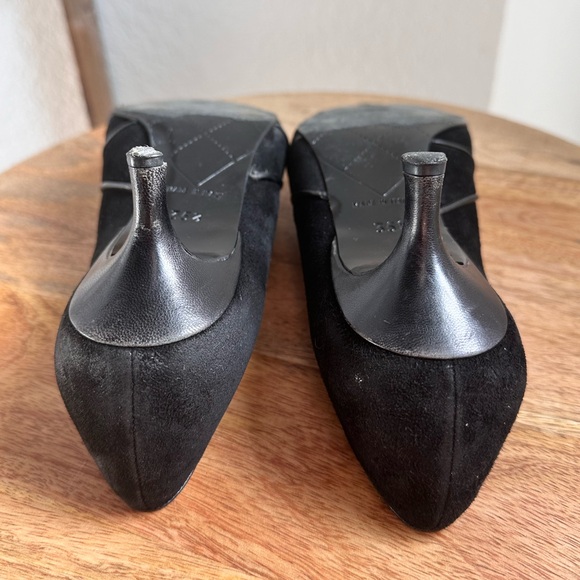 CHANEL Vintage Black Suede Leather 4 Leaf Clover CC Logo Appliqué Kitten Heels - Picture 12 of 15